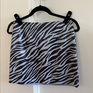 En Saison Black and White Zebra Pattern Mini Skirt